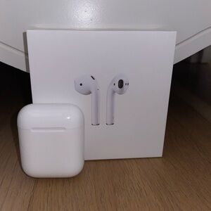 Apple AirPods